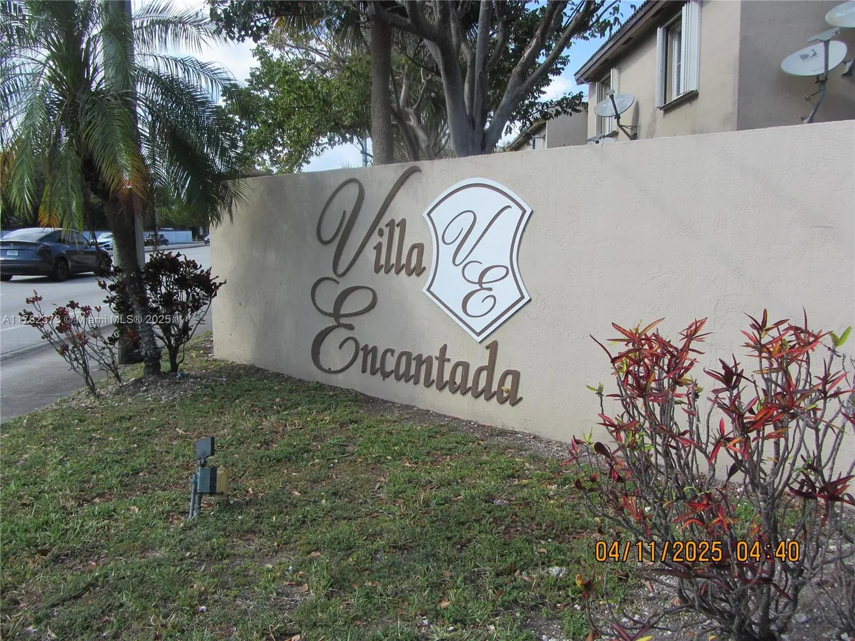 South Florida Real Estate | View  | 2 Beds, 2 Baths