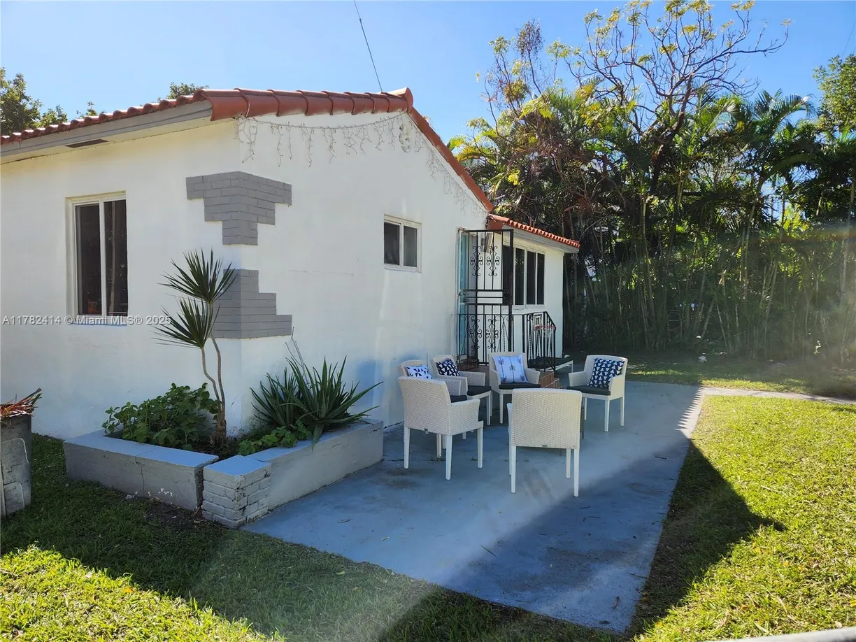 South Florida Real Estate | View 1500 SW 9th St | Listing