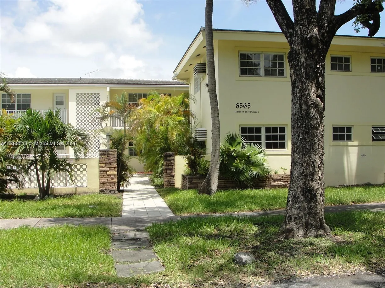 South Florida Real Estate | View 6565 Santona St, B-7 | 1 Bed, 1 Bath