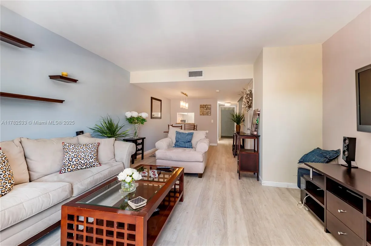 South Florida Real Estate | View 4600 SW 67 Ave, 219 | 2 Beds, 1 Bath