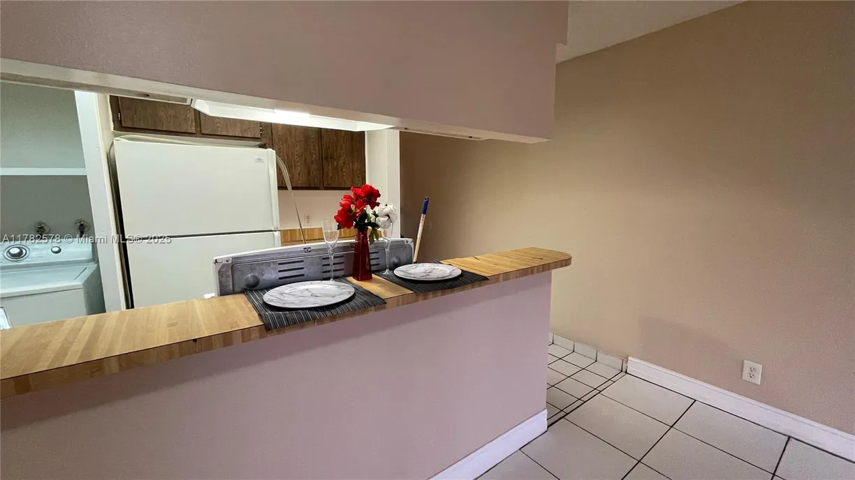 South Florida Real Estate | View 4523 Treehouse Ln, G | Listing