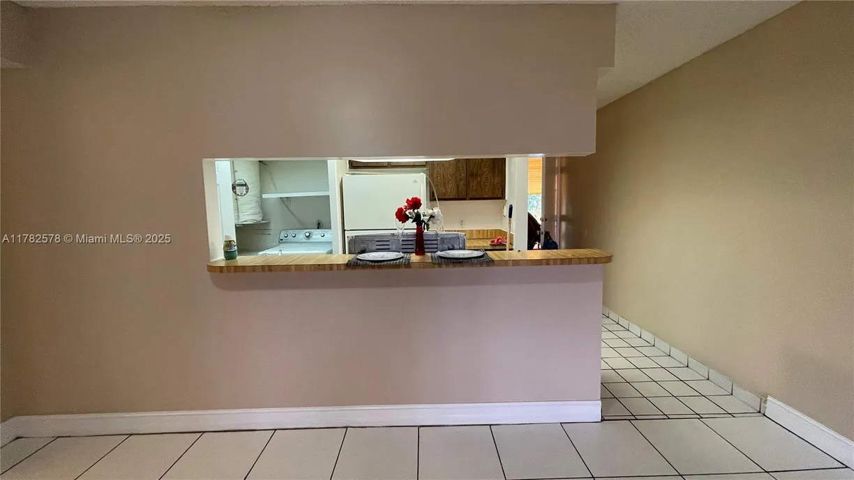 South Florida Real Estate | View 4523 Treehouse Ln, G | Listing