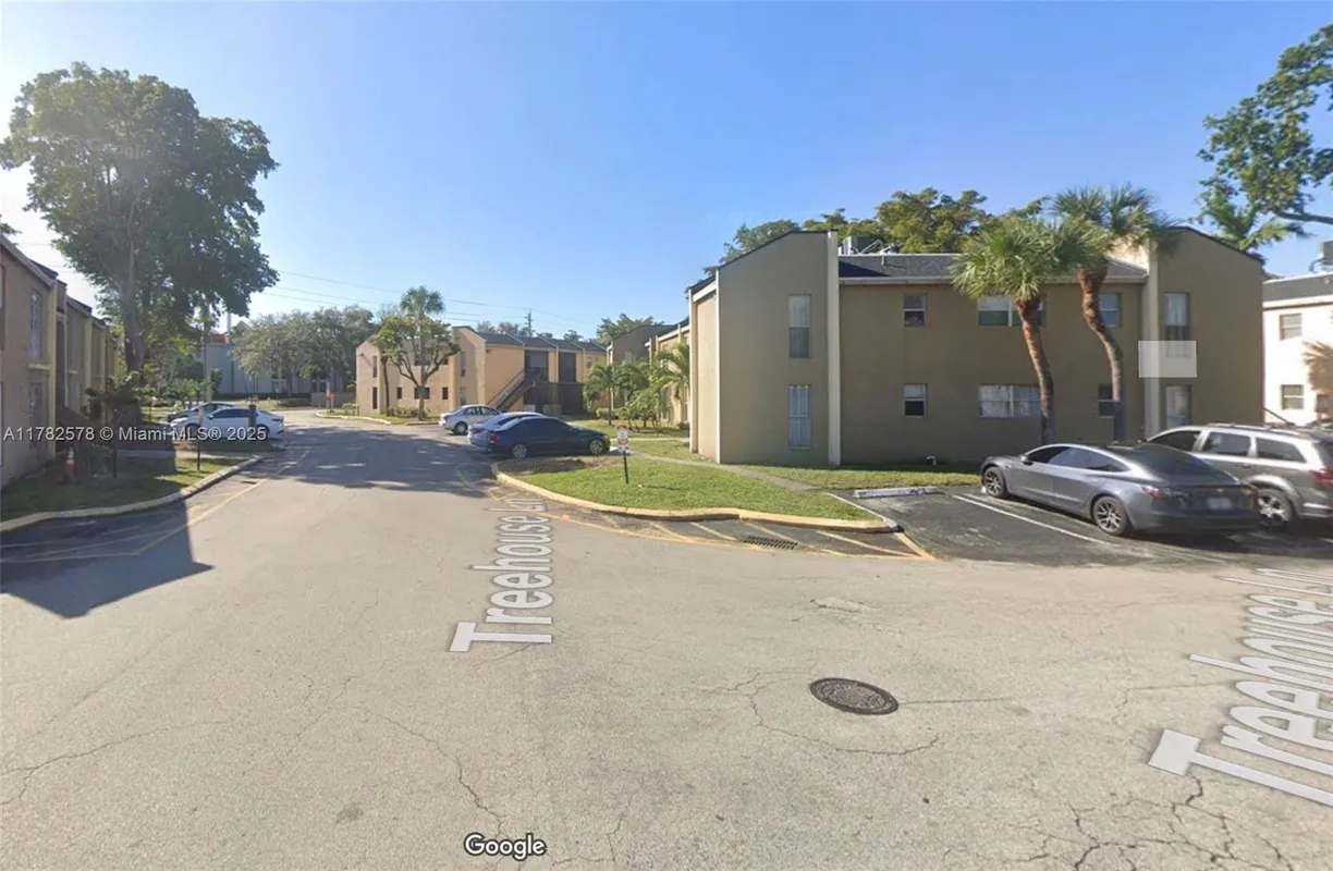 South Florida Real Estate | View 4523 Treehouse Ln, G | 2 Beds, 2 Baths