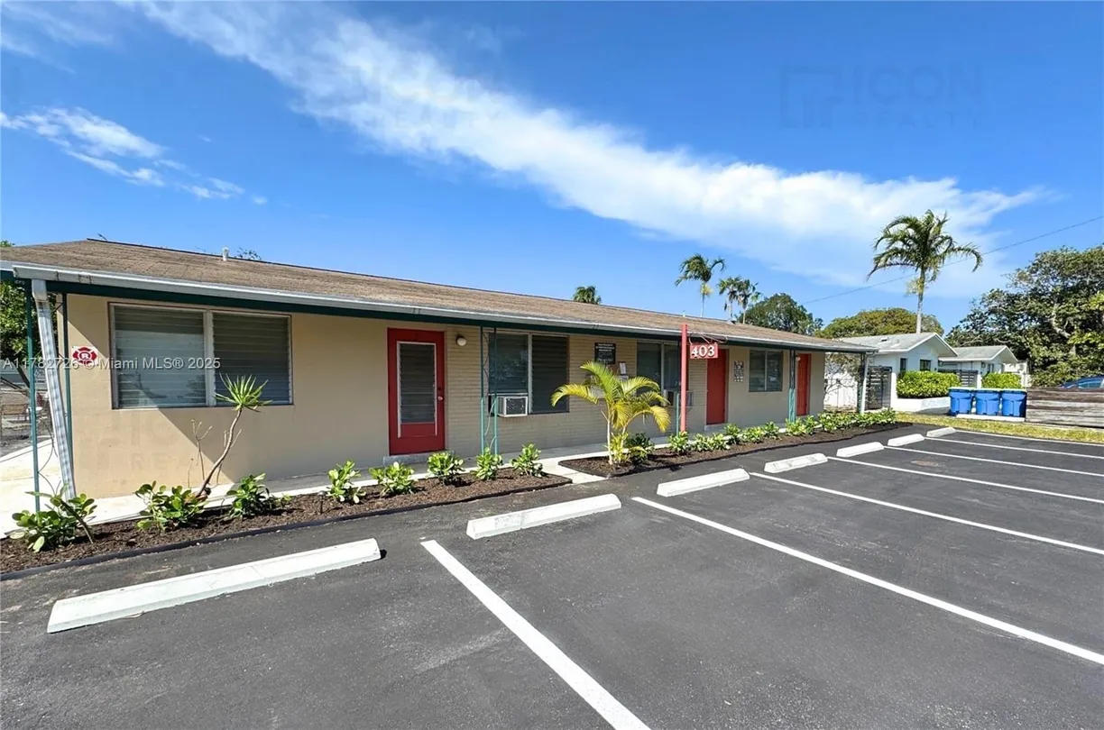 South Florida Real Estate | View 403 NW 25th St, 3 | 2 Beds, 1 Bath