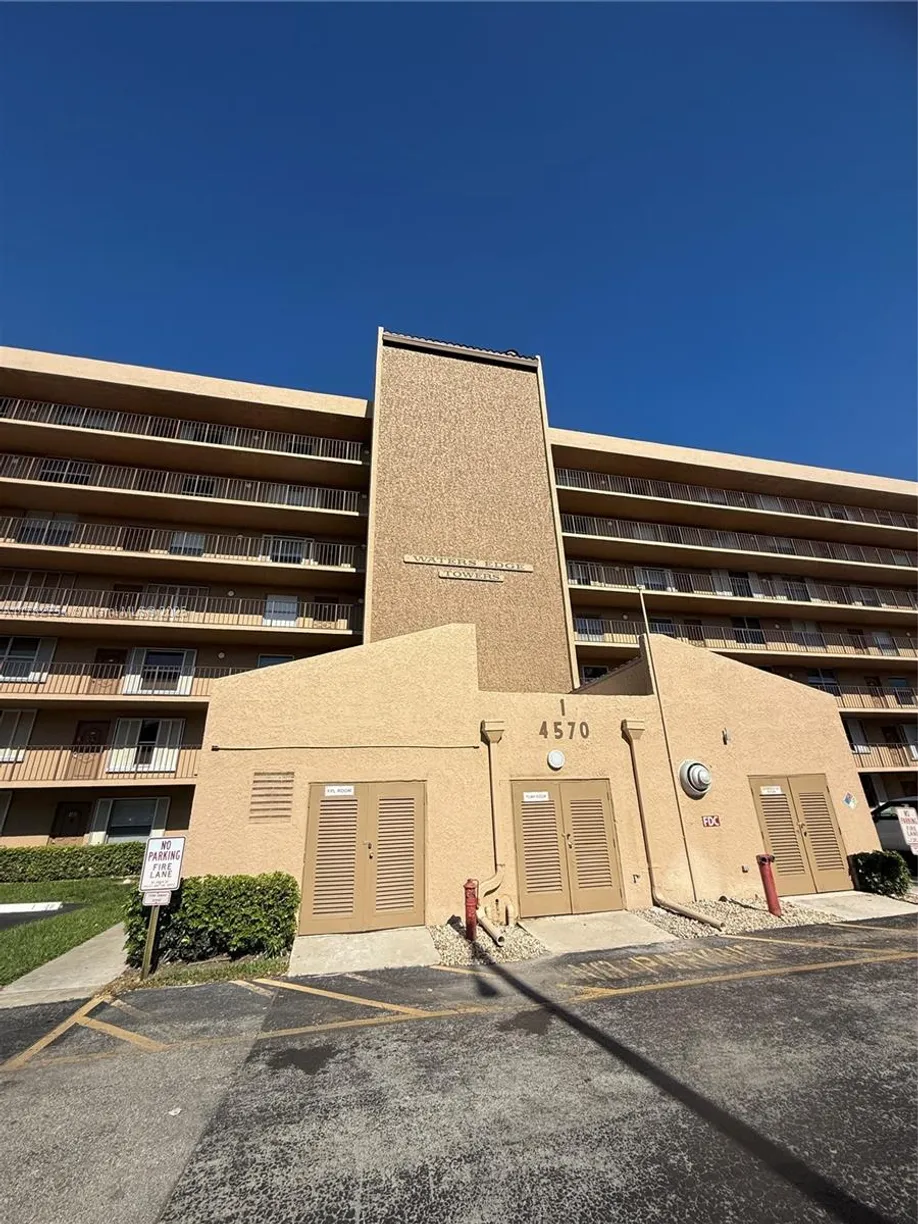 South Florida Real Estate | View 4570 NW 18th Ave, 506 | 2 Beds, 2 Baths