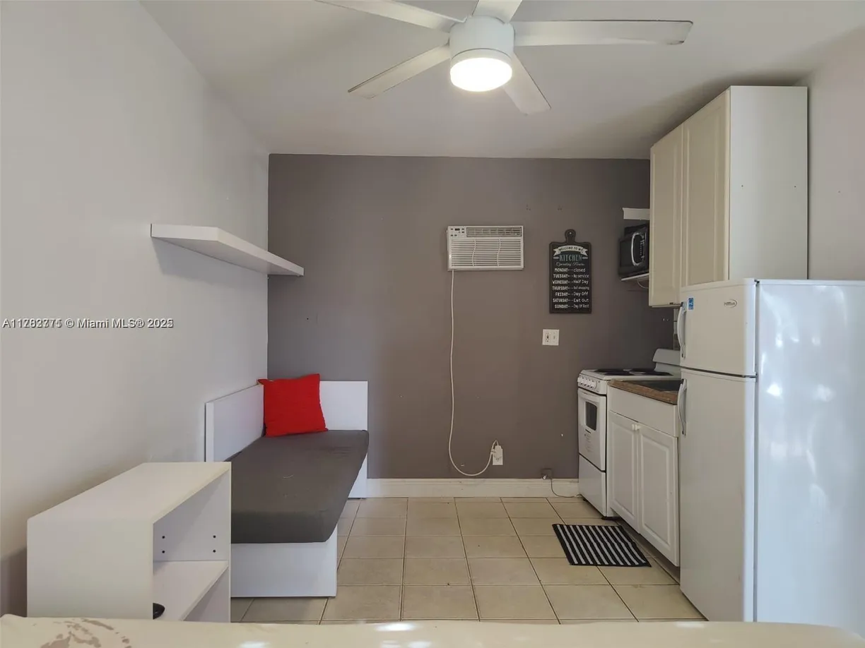 South Florida Real Estate | View 315 Walnut St, 2 | Listing