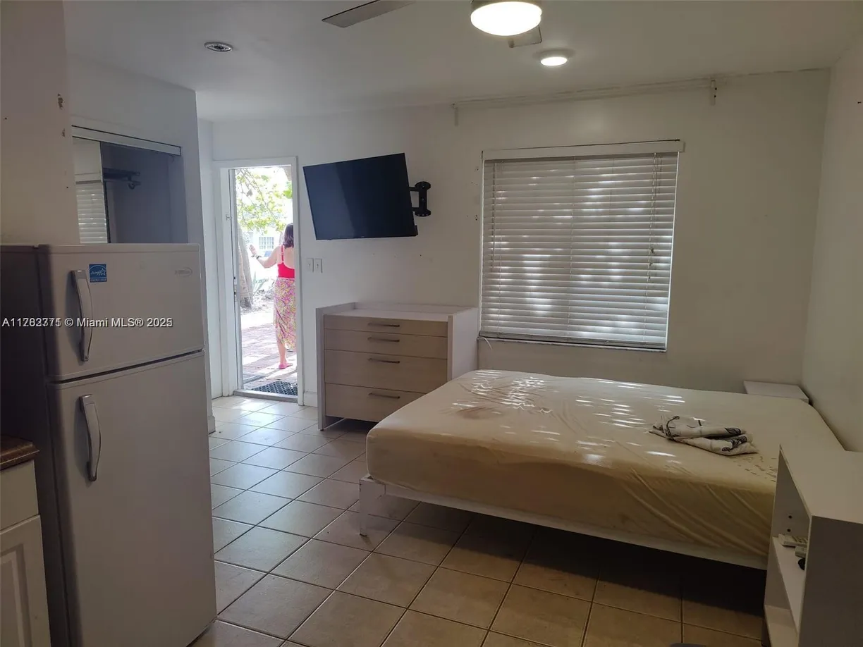 South Florida Real Estate | View 315 Walnut St, 2 | Listing