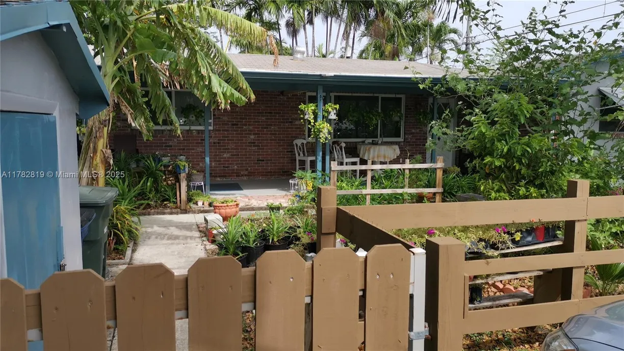 South Florida Real Estate | View 729 NE 6th St, 1-3 | Listing