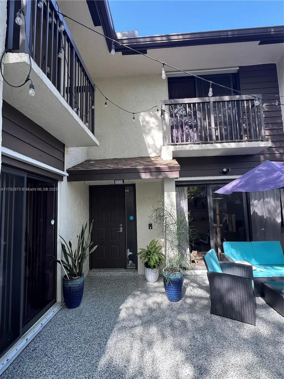 South Florida Real Estate | View 3357 Cocoplum Cir, 33133 | 2 Beds, 2 Baths