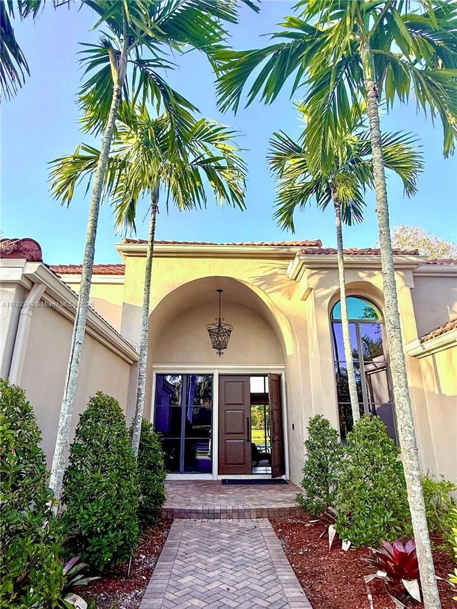 South Florida Real Estate | View 400 Alexandra Cir | Listing