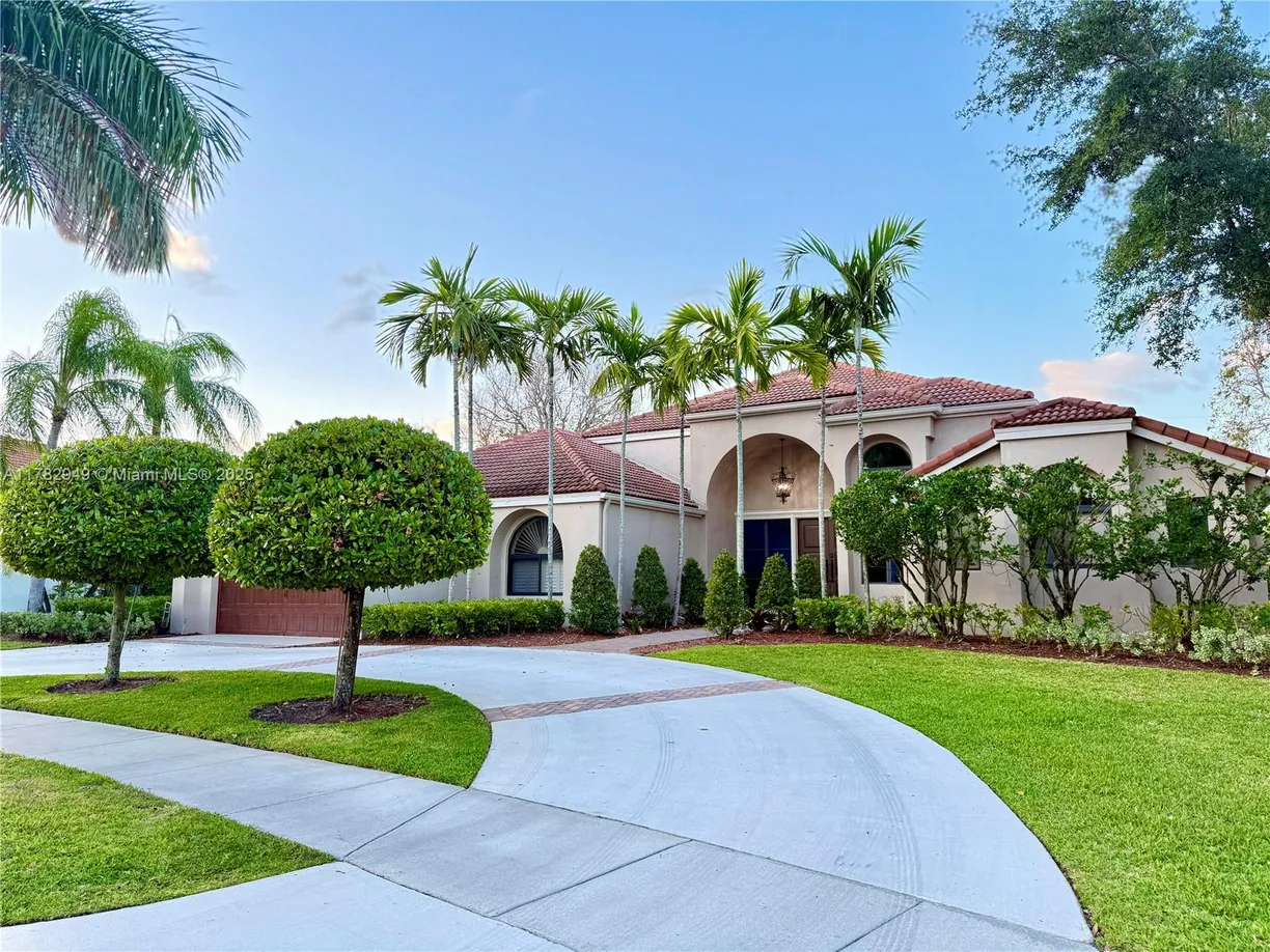 South Florida Real Estate | View 400 Alexandra Cir | 7 Beds, 4 Baths