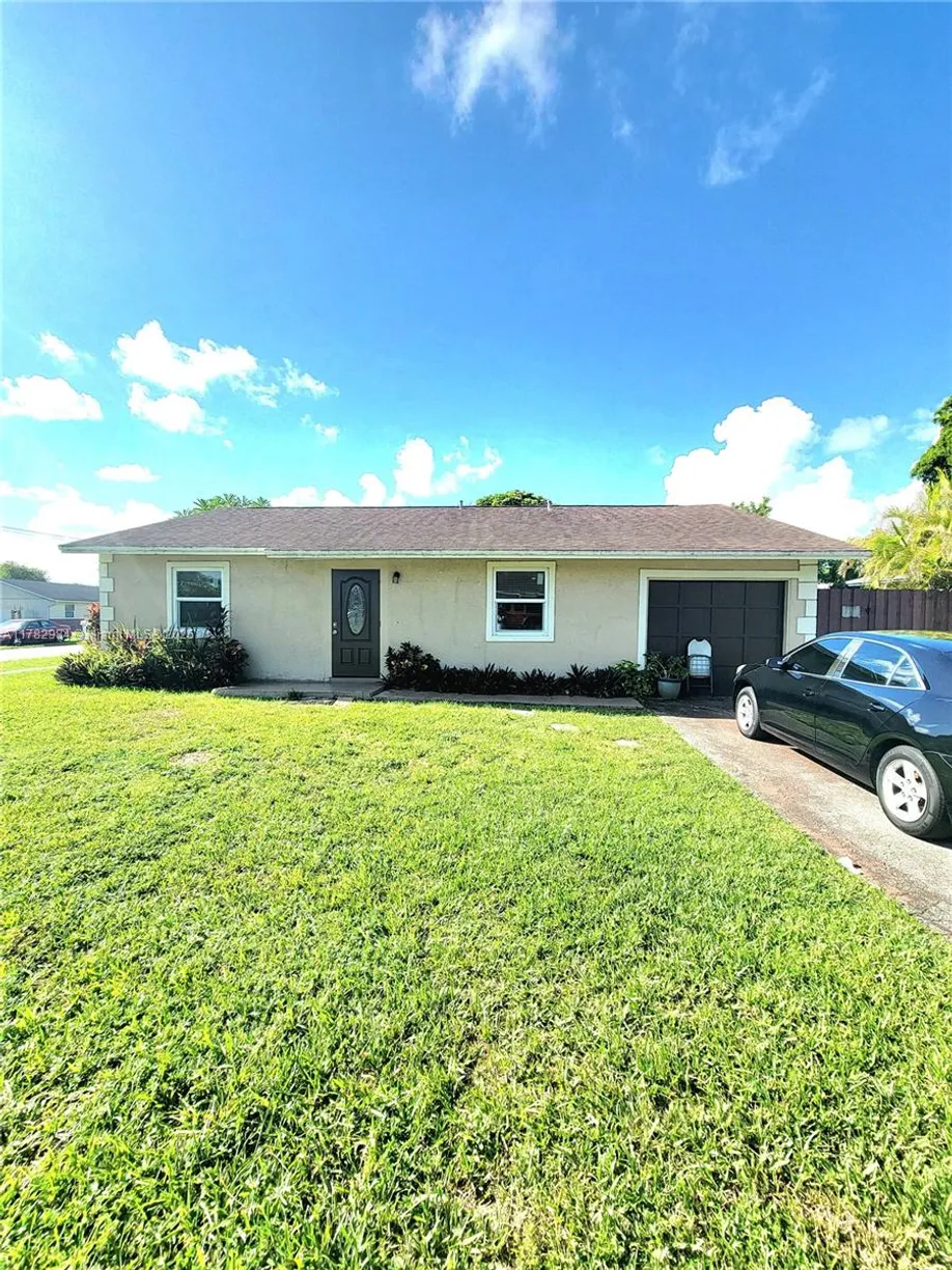 South Florida Real Estate | View  | 4 Beds, 2 Baths