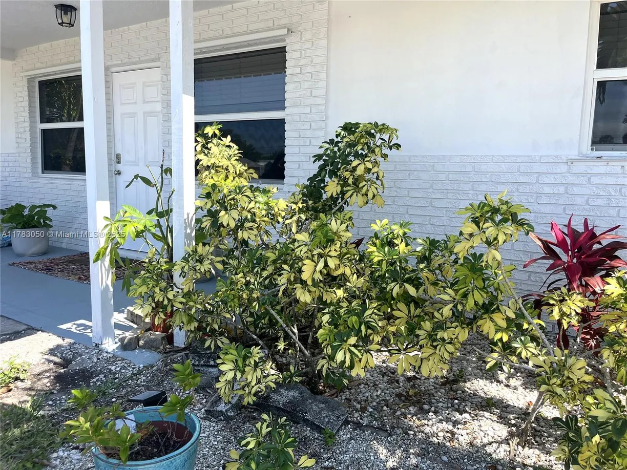 South Florida Real Estate | View 1894 SE Lafayette St | Listing