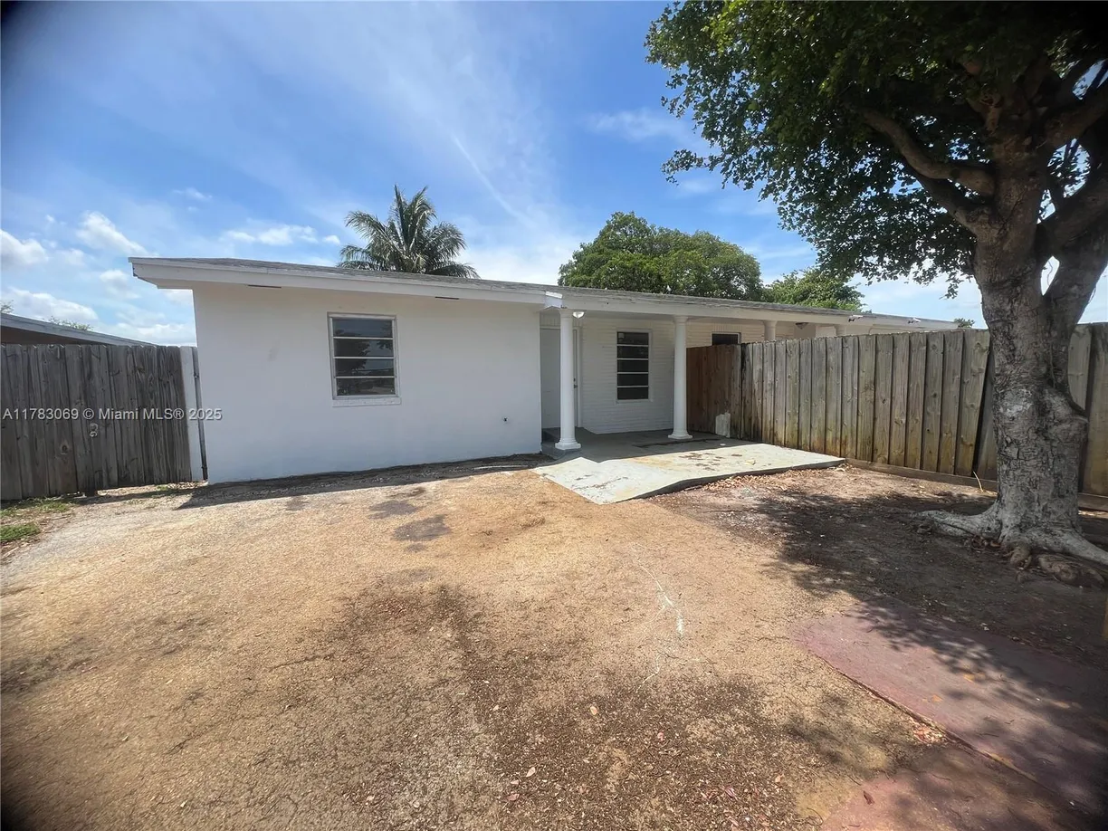 South Florida Real Estate | View 19122 SW 113th Pl, 19122 | 2 Beds, 1 Bath