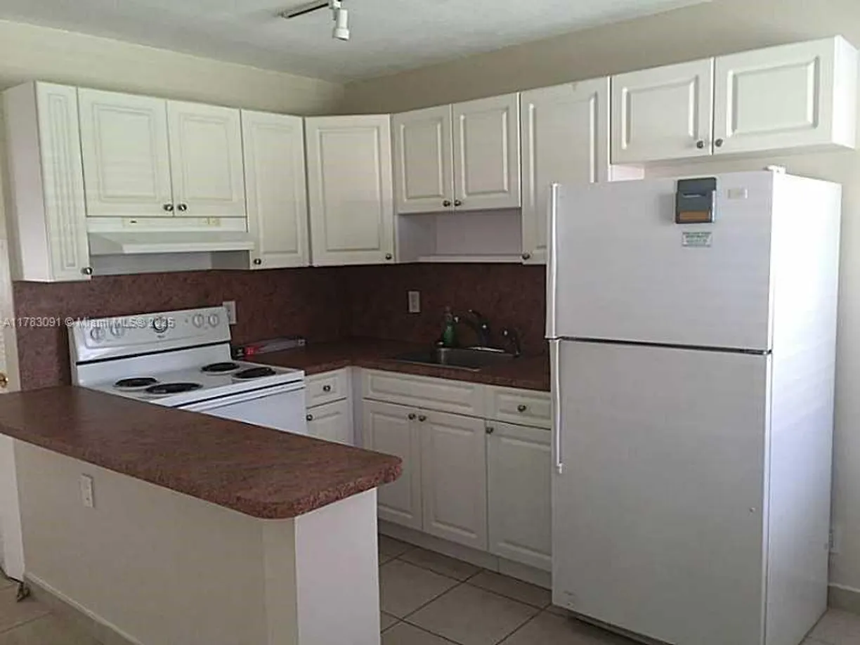 South Florida Real Estate | View 5174 NE 6th Ave, 531 | 1 Bed, 1 Bath