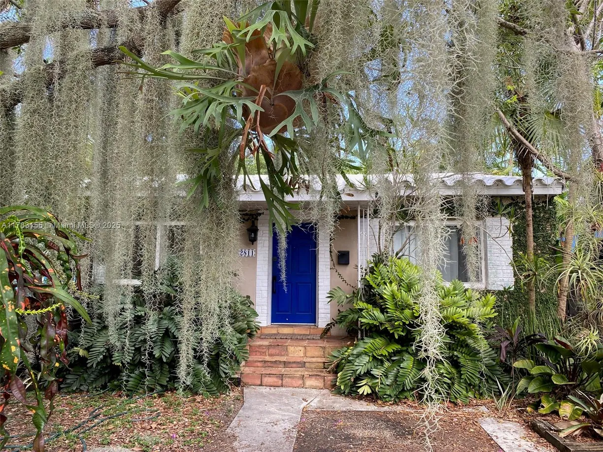 South Florida Real Estate | View 2811 SW 35th Ave, Front | 2 Beds, 1 Bath