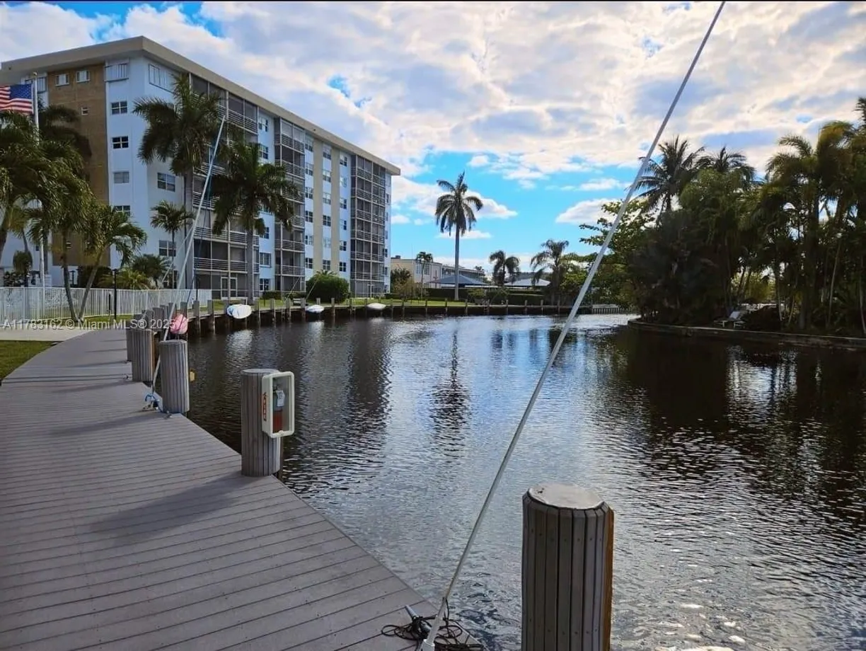 South Florida Real Estate | View 3000 NE 16th Ave, 405 | 1 Bed, 1 Bath