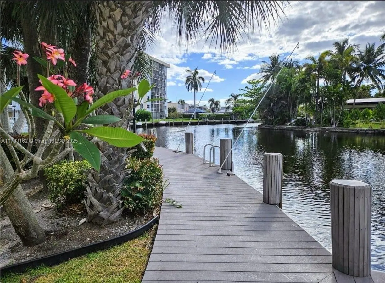 South Florida Real Estate | View 3000 NE 16th Ave, 405 | Listing