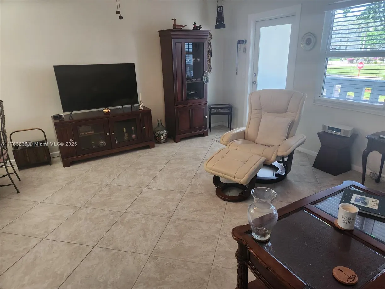 South Florida Real Estate | View 2114 E Cambridge  E, 2114 | Listing