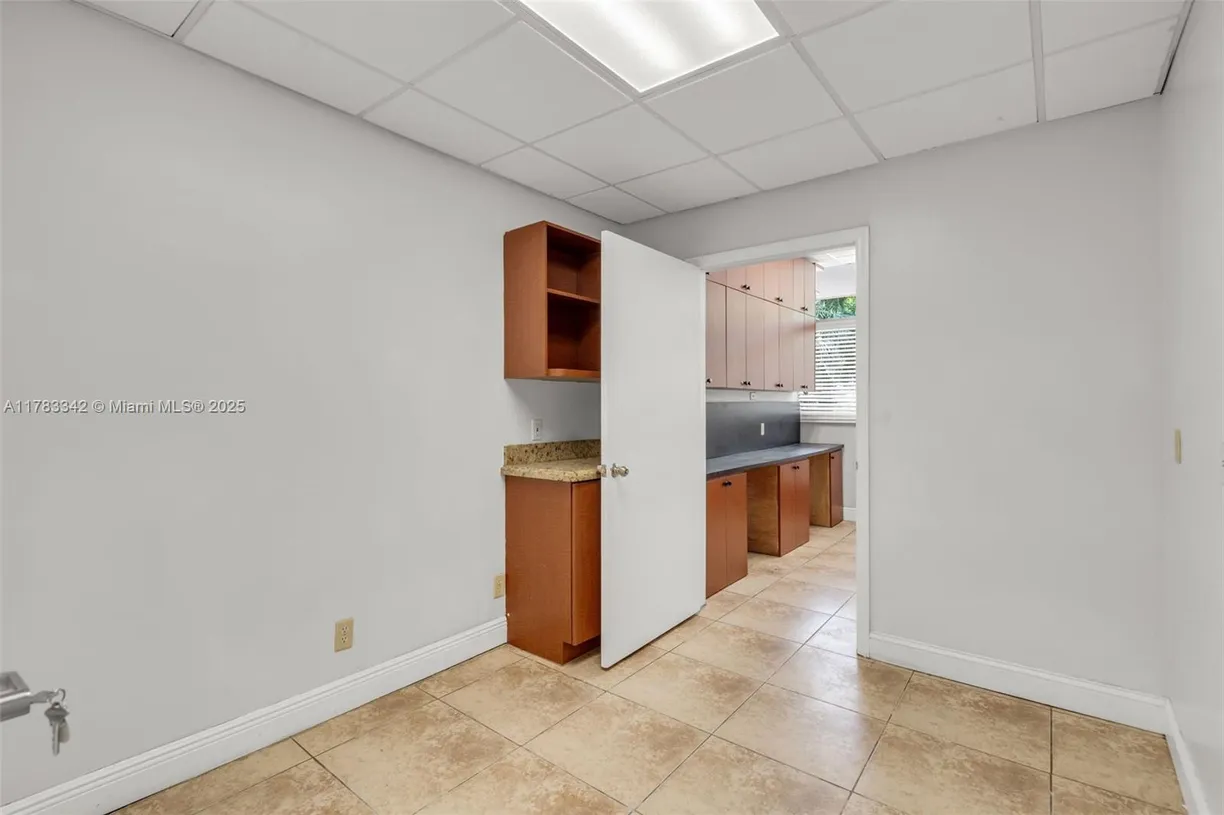 South Florida Real Estate | View 3816 Hollywood Blvd, 2 | Listing