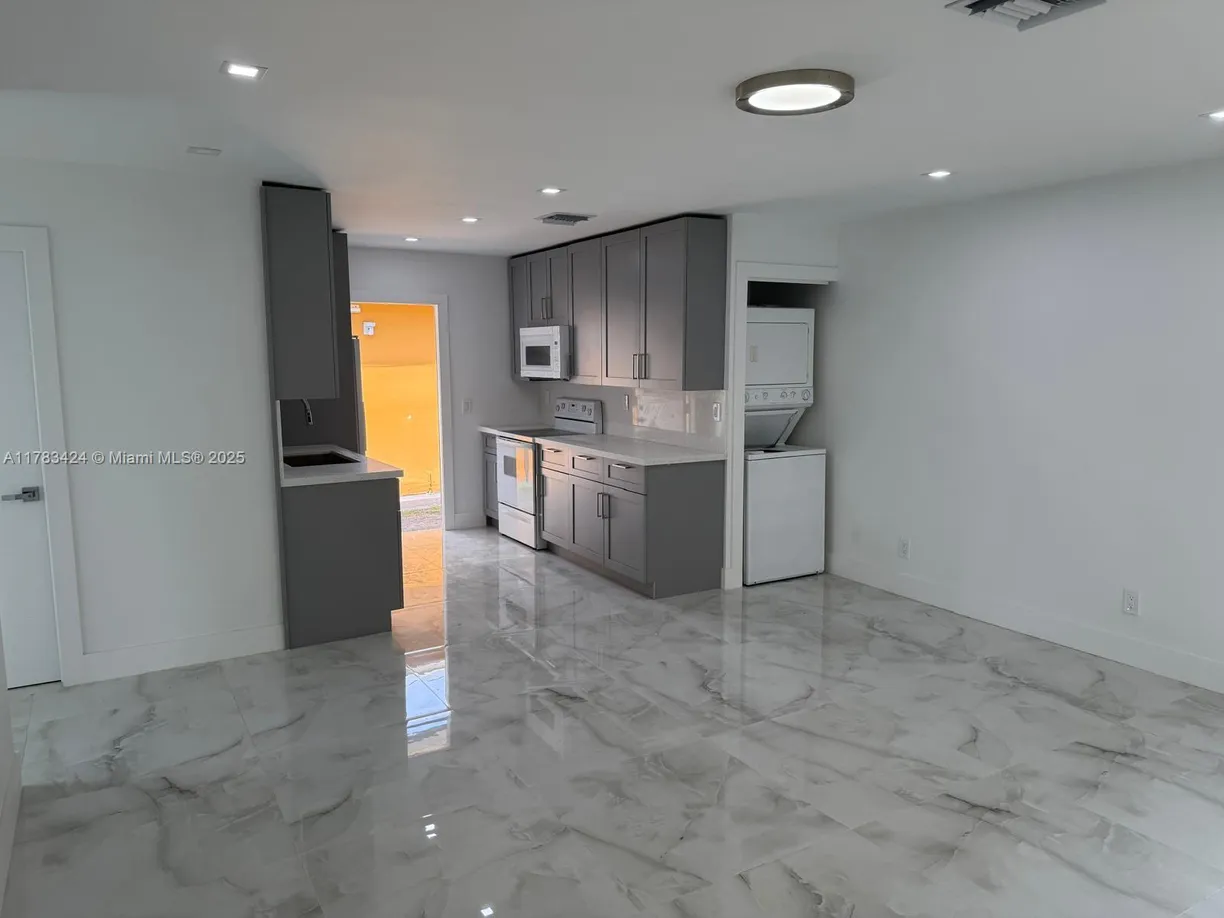 South Florida Real Estate | View 726 SW 7th St, 1-2 | 2 Beds, 1 Bath