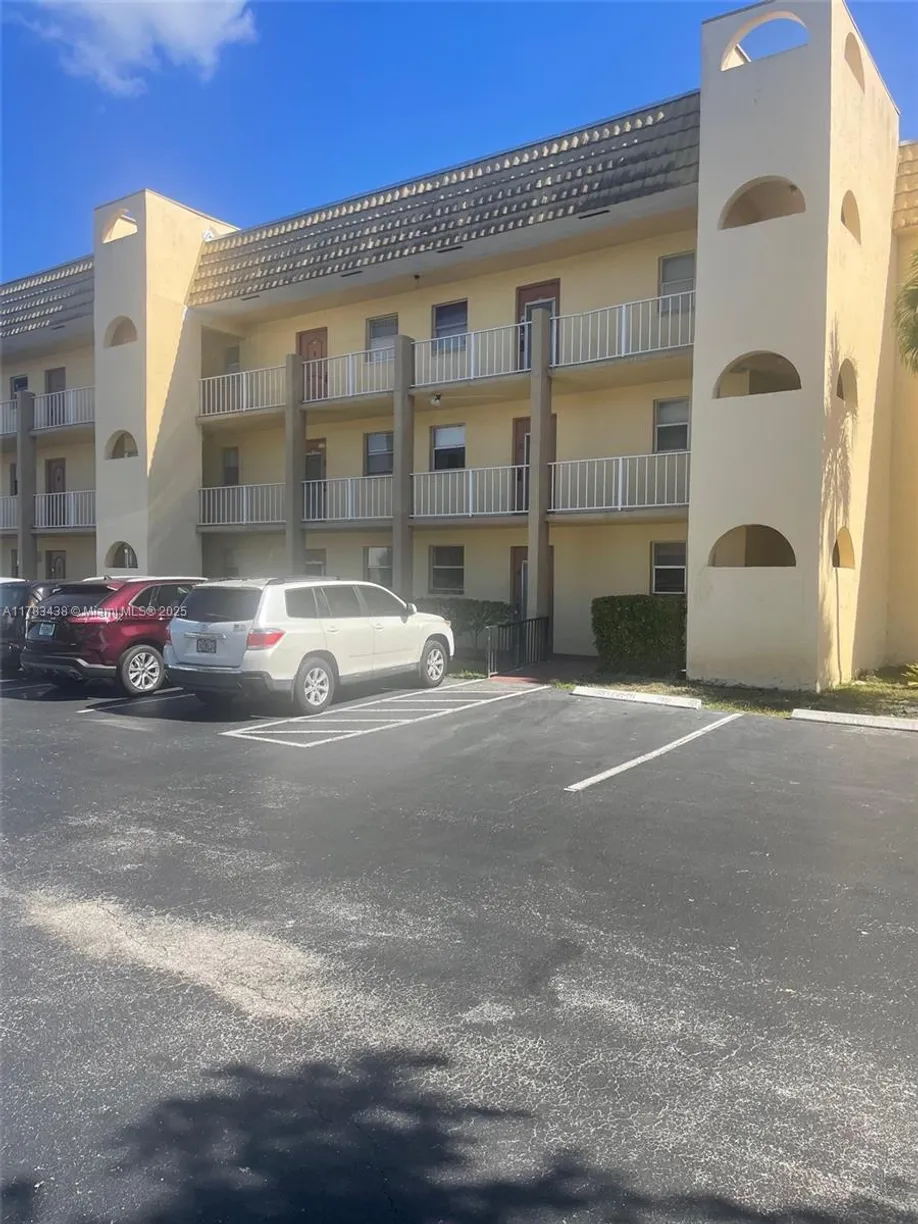 South Florida Real Estate | View 8500 Sunrise Lakes Blvd, 106 | 1 Bed, 1 Bath