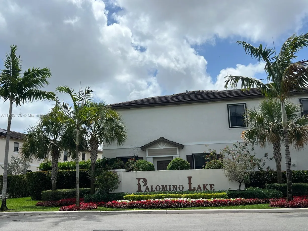 South Florida Real Estate | View  | 3 Beds, 2 Baths