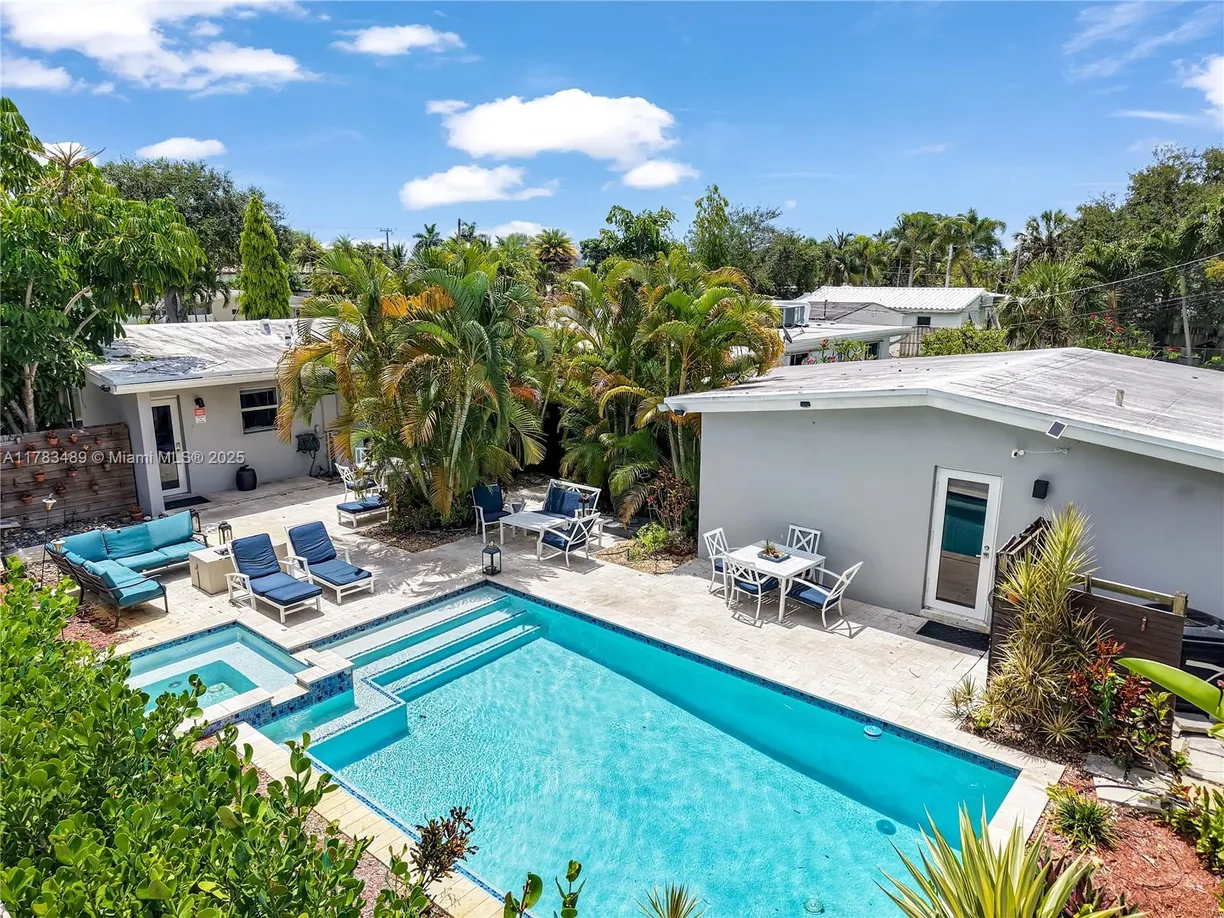 South Florida Real Estate | View 1621 N Victoria Park Rd | Listing