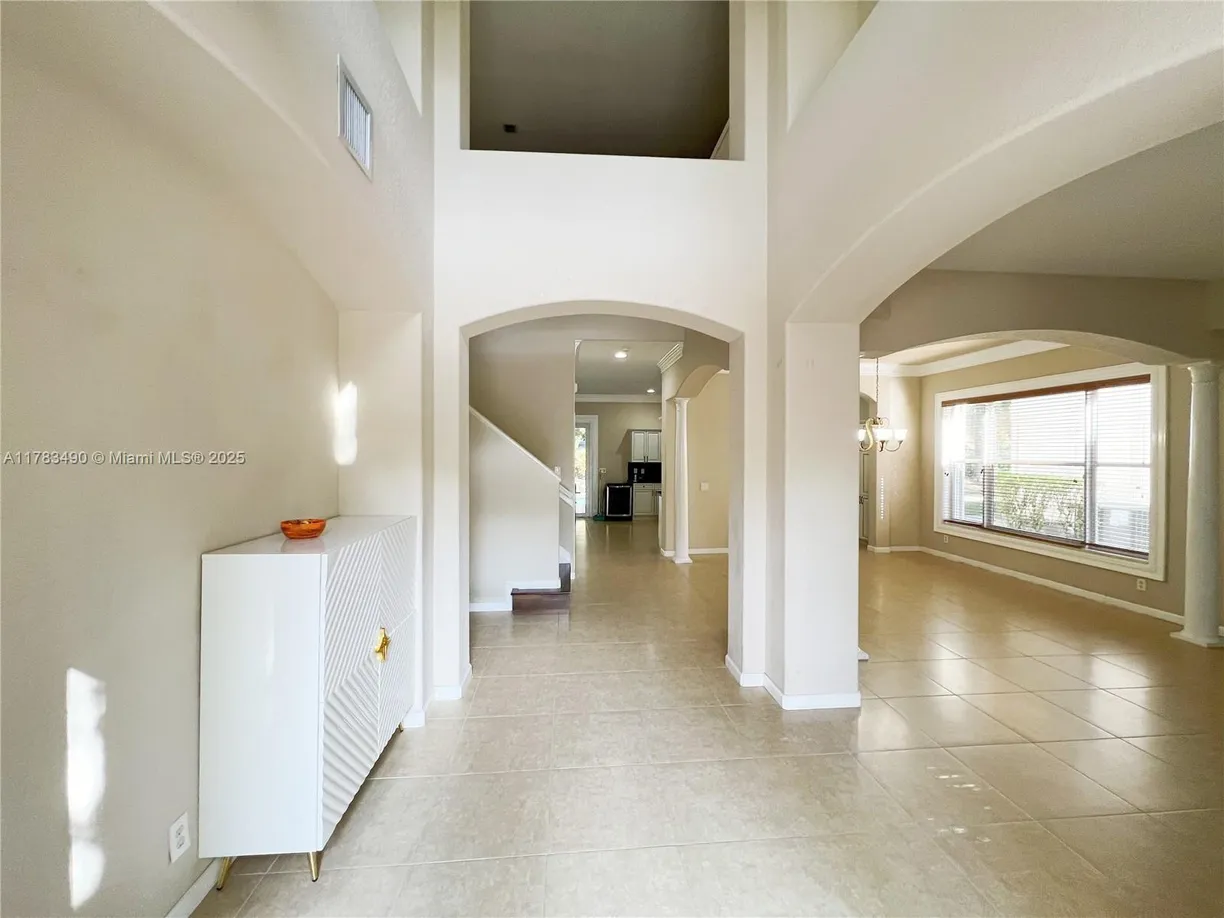 South Florida Real Estate | View 1983 Harbor View Cir, 1983 | Listing