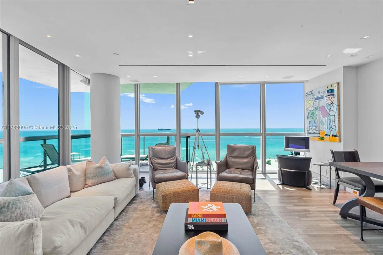 South Florida Real Estate | View 101 20th St, 2007 | 2 Beds, 2 Baths