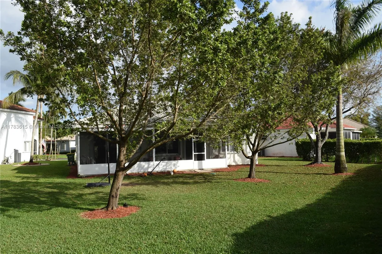 South Florida Real Estate | View 440 SE 25th Dr | Listing
