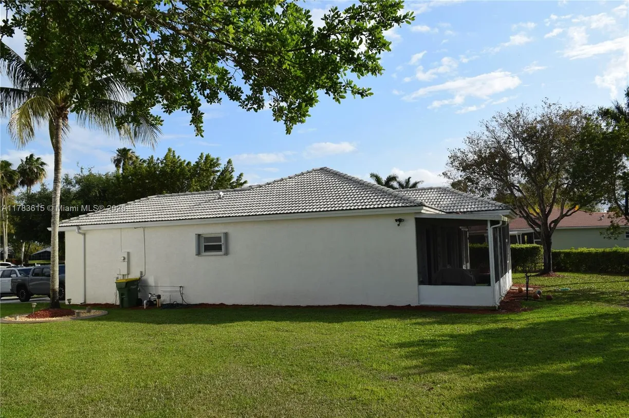 South Florida Real Estate | View 440 SE 25th Dr | Listing