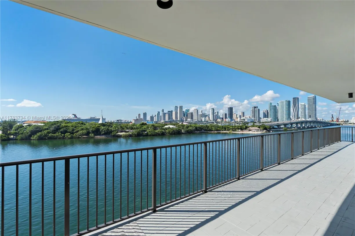 South Florida Real Estate | View 1000 Venetian Way, 704 | 2 Beds, 2 Baths