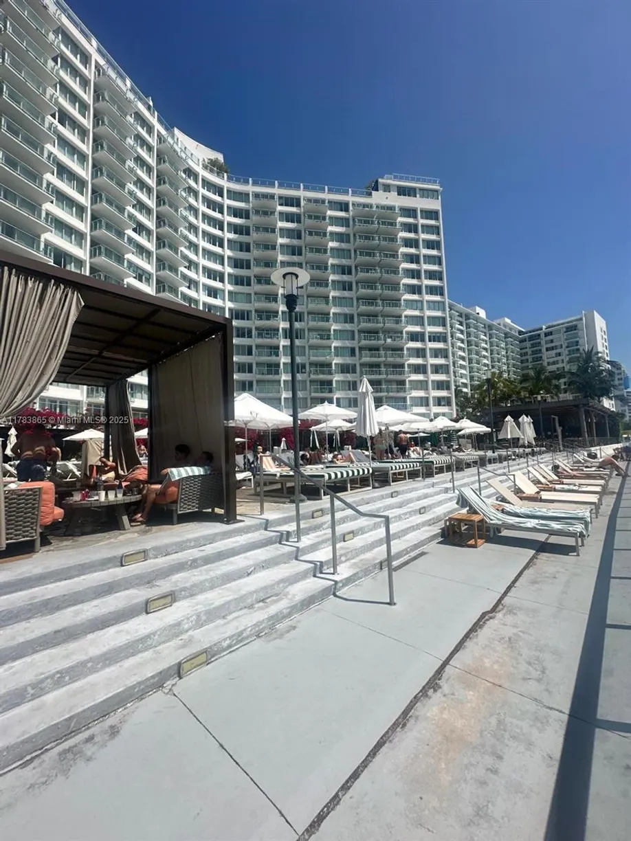 South Florida Real Estate | View 1100 West Ave, 1606 | 1 Bath