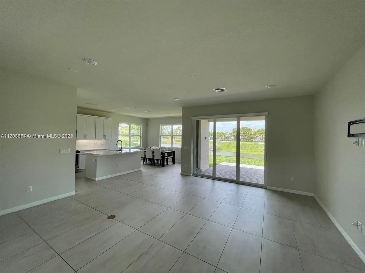 South Florida Real Estate | View 4615 Greenway Dr | Listing