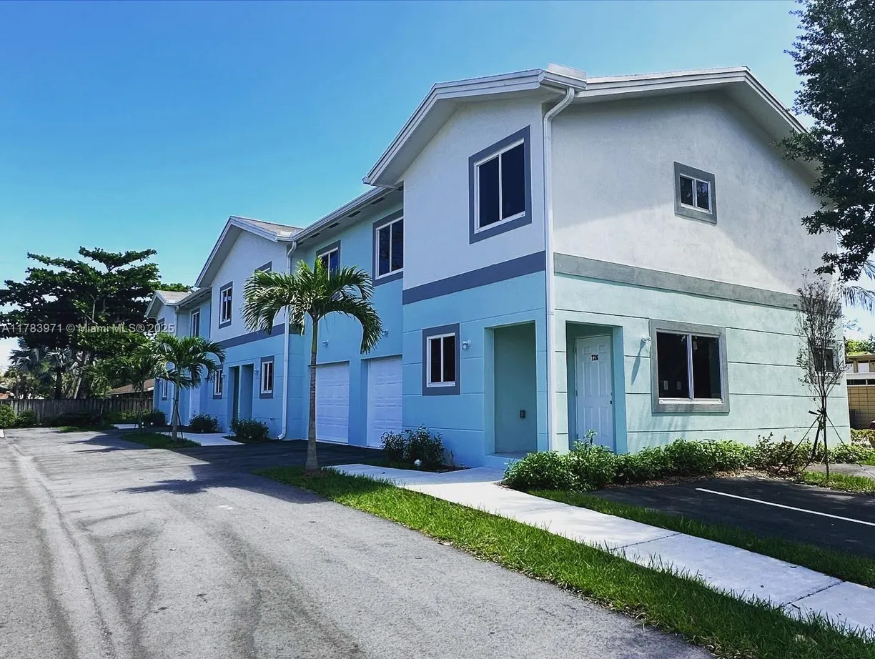 South Florida Real Estate | View 726 NW 2nd Ave | Listing