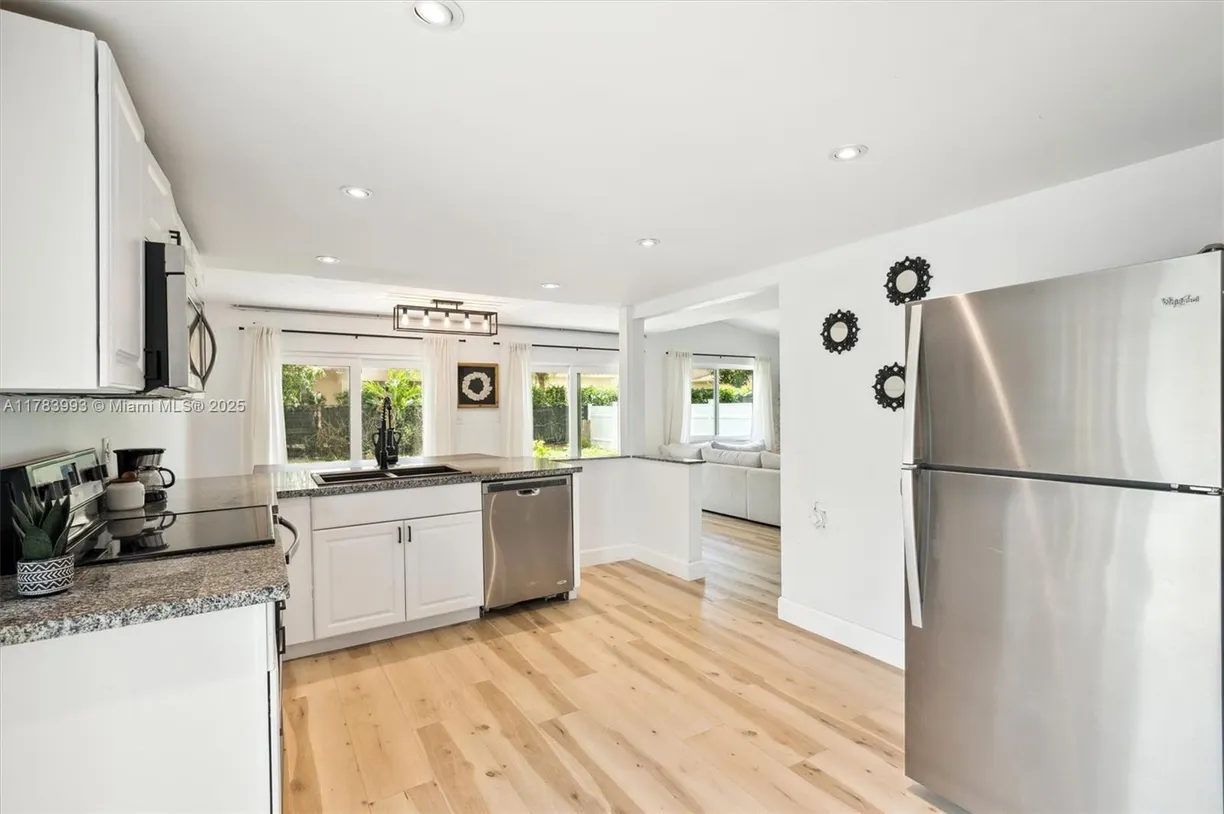 South Florida Real Estate | View 10560 La Placida Dr | Listing