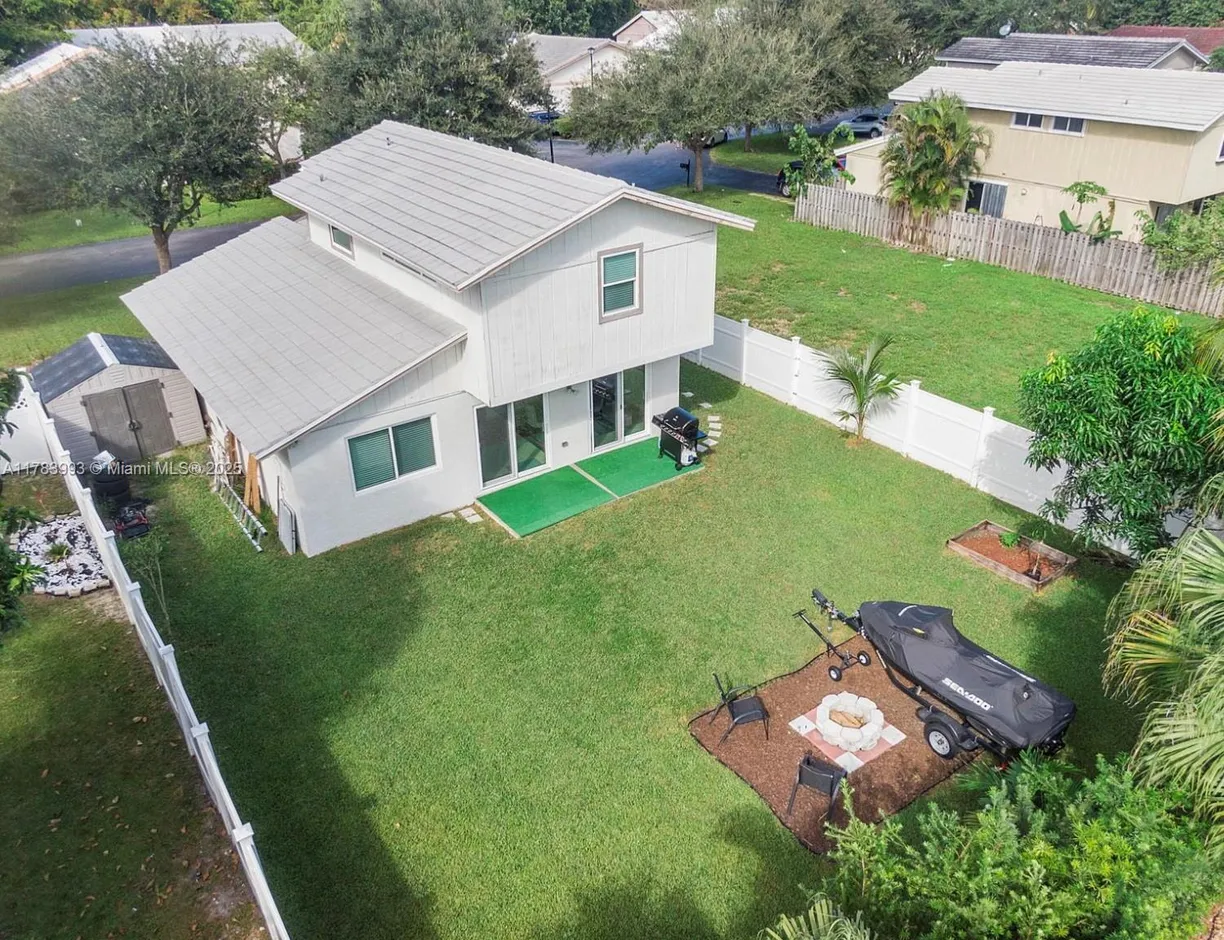 South Florida Real Estate | View 10560 La Placida Dr | Listing