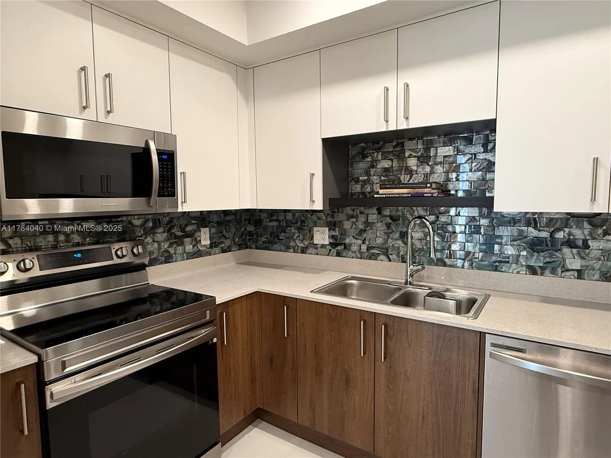 South Florida Real Estate | View 10950 NW 82nd St, 312 | Listing