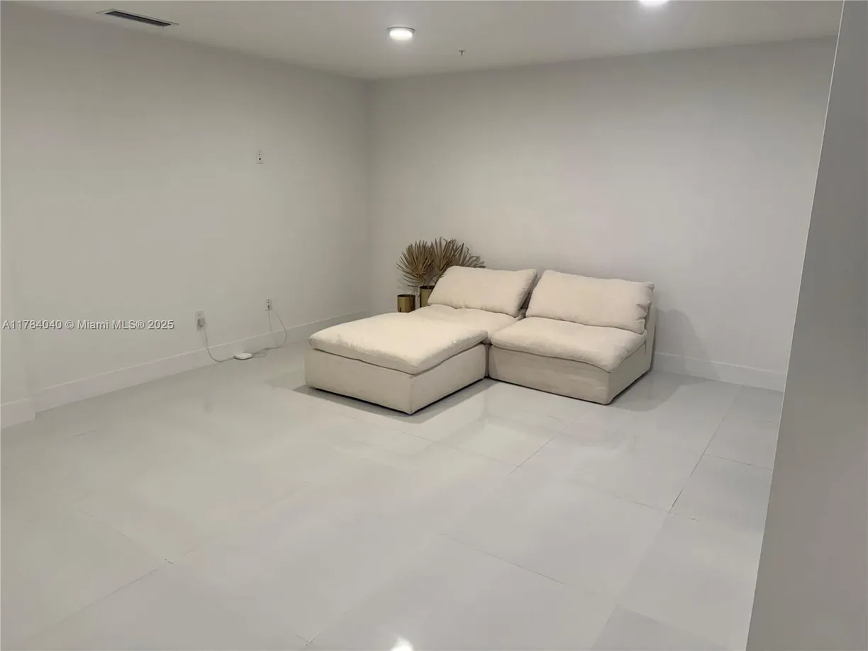 South Florida Real Estate | View 10950 NW 82nd St, 312 | Listing