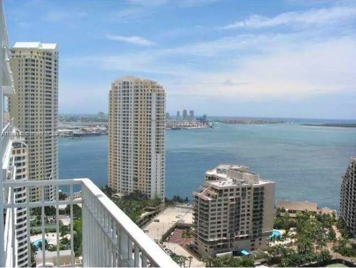 South Florida Real Estate | View 801 Brickell Key Blvd, 1907 | 1 Bed, 1 Bath