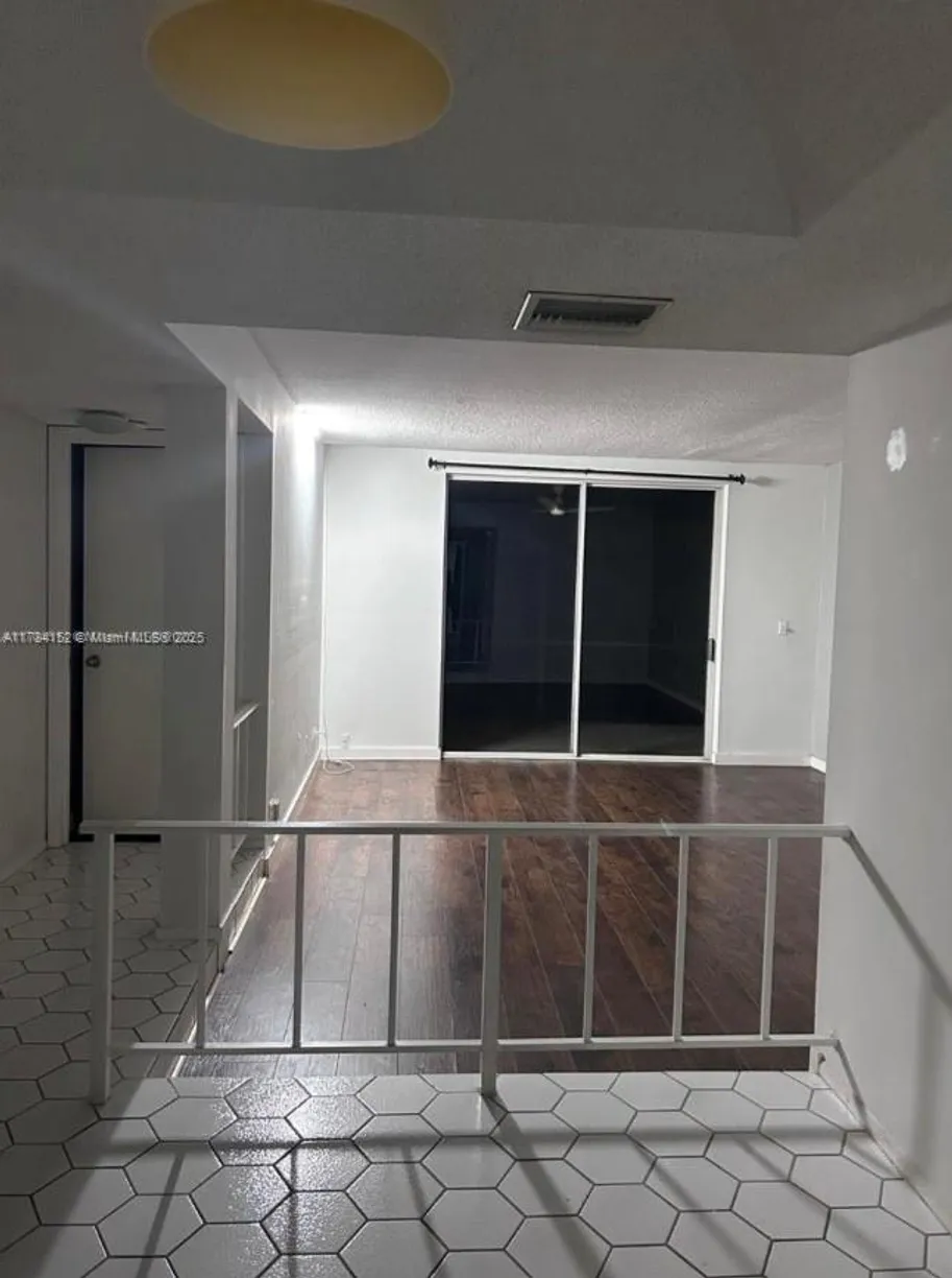 South Florida Real Estate | View 3720 Inverrary Dr, 3C | 1 Bed, 1 Bath