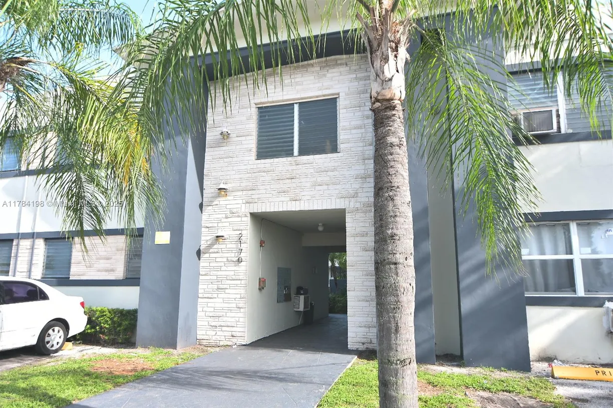 South Florida Real Estate | View 2170 NW Flagler Ter #108 | 1 Bath