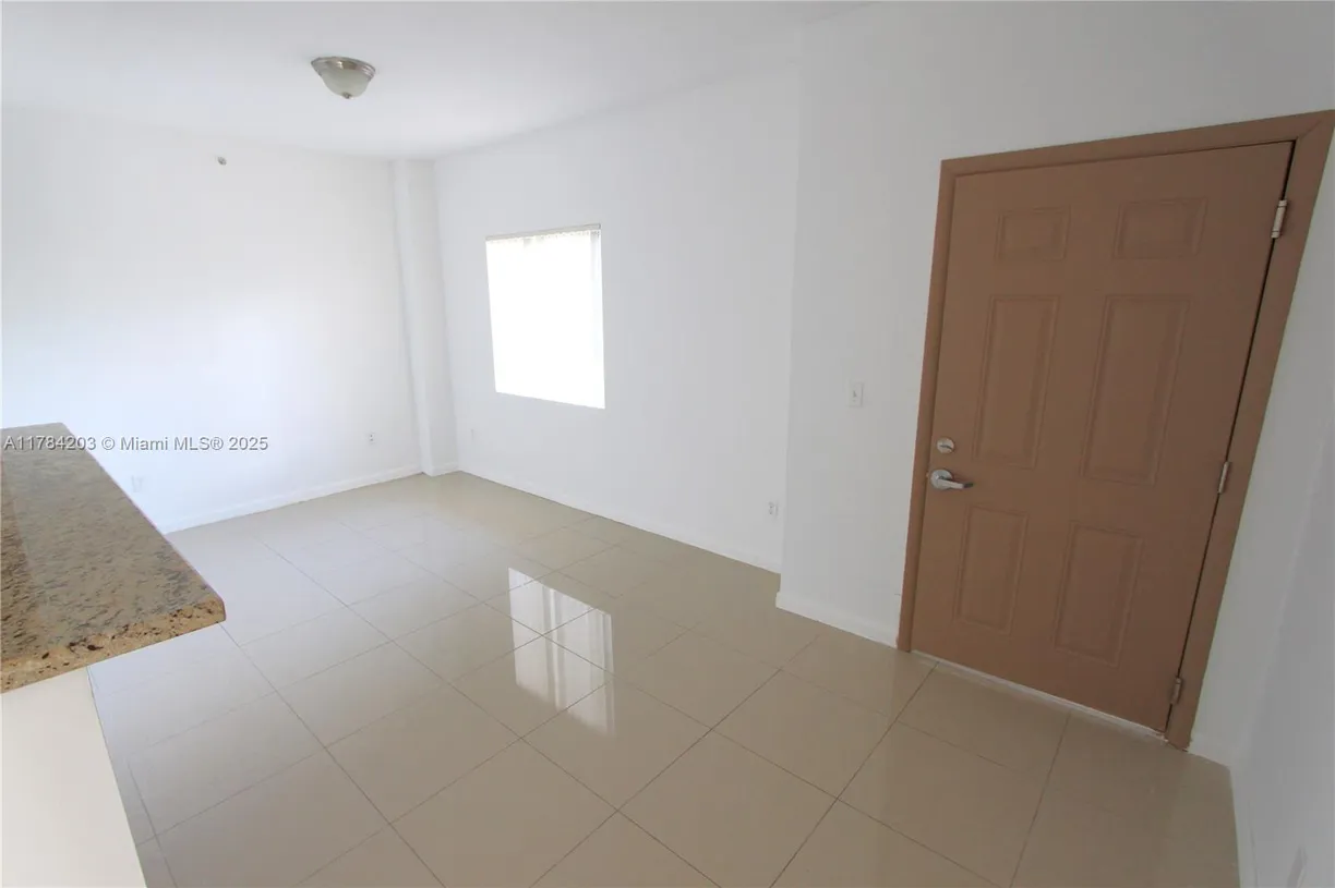 South Florida Real Estate | View 909 SW 15 AV, 4 | Listing