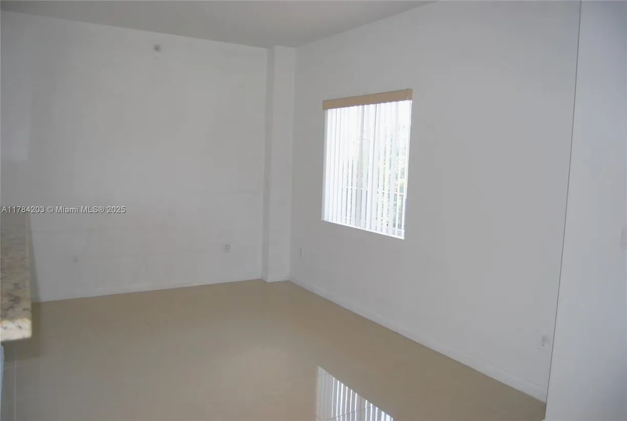 South Florida Real Estate | View 909 SW 15 AV, 4 | Listing