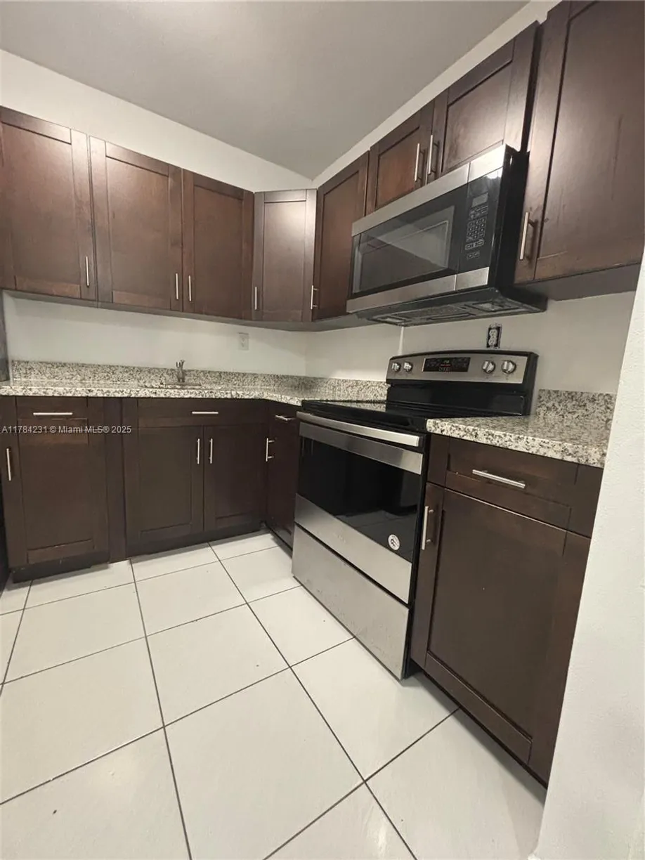 South Florida Real Estate | View 140 Royal Palm Rd, 103 | 1 Bed, 1 Bath