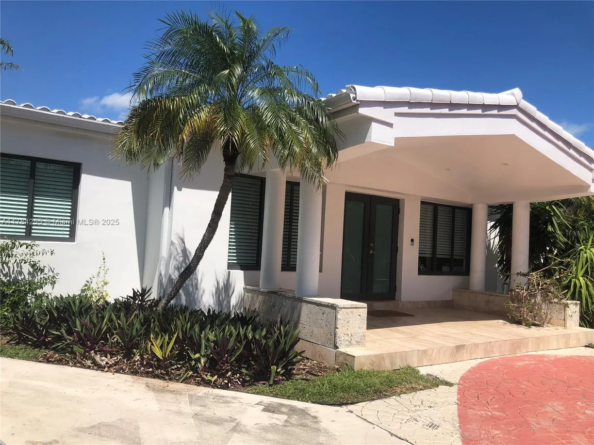 South Florida Real Estate | View  | 4 Beds, 3 Baths