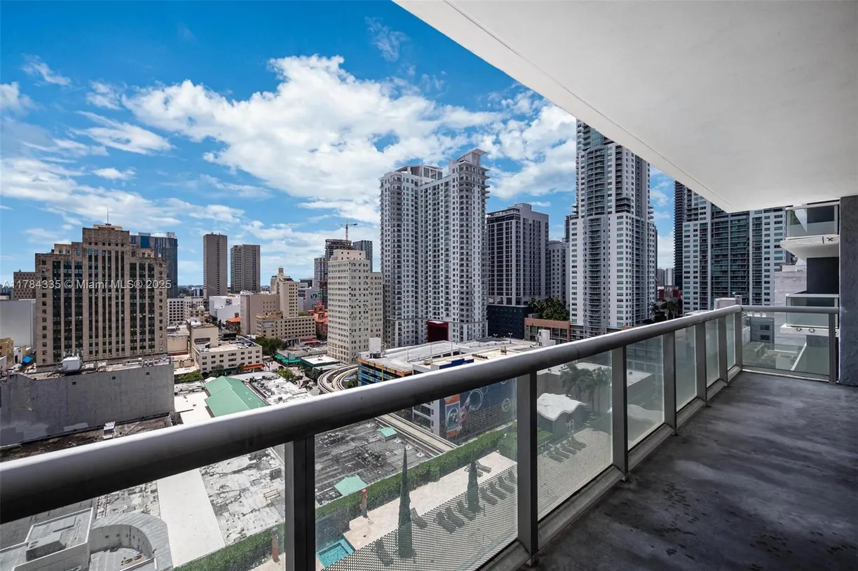 South Florida Real Estate | View 50 Biscayne Blvd, 1707 | 1 Bed, 1 Bath