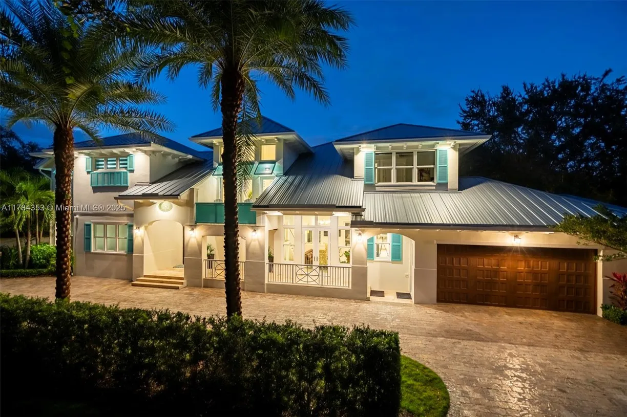 South Florida Real Estate | View 545 SW Indianola St | Listing