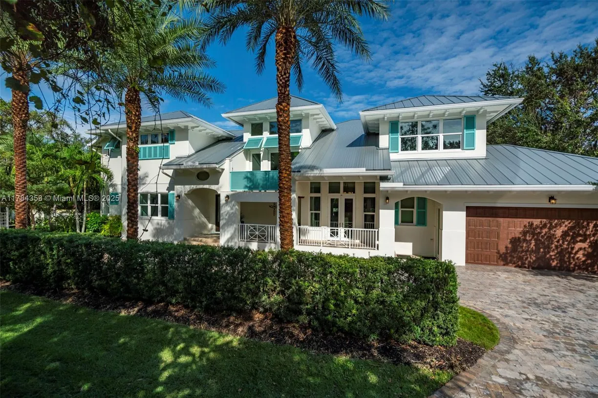 South Florida Real Estate | View 545 SW Indianola St | Listing